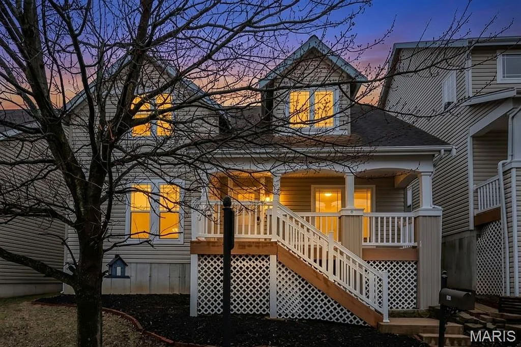 243 Vivaron Ave photo 1