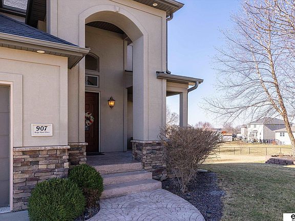 3rd image of 907 Ridge Road Pl