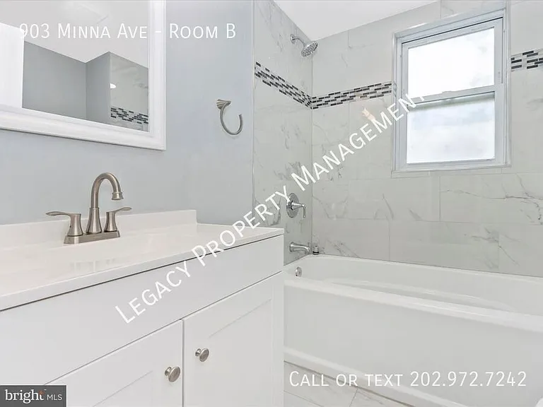 903 Minna Ave #B — Photo 12