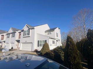 351 Hawthorne Ln, Whitehall, PA