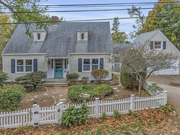 56 South St, Rockport, MA 01966