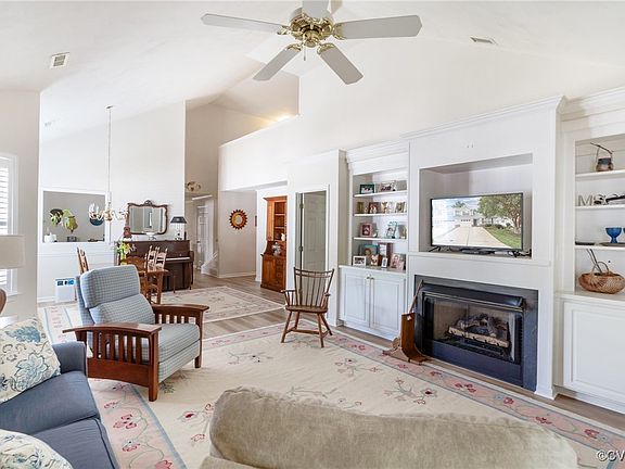 4th image of 131 Bastille Ct