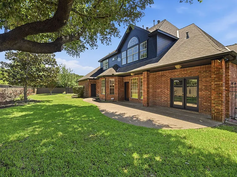 1020 Highland Oaks Dr — Photo 36