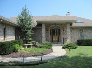 711 Anmarie Ct, Oregon, OH 43616