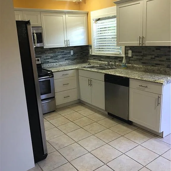 9761 W Fern Ln — Photo 2