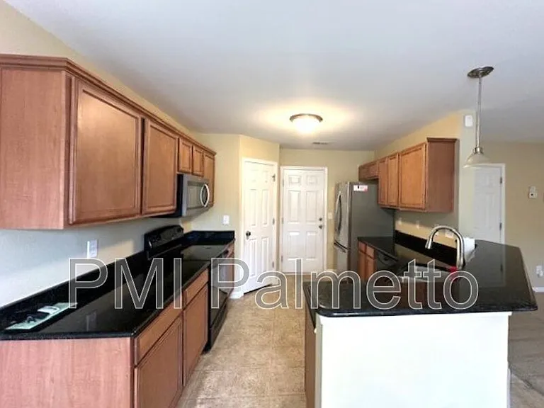 414 Hawkeye Ct — Photo 5