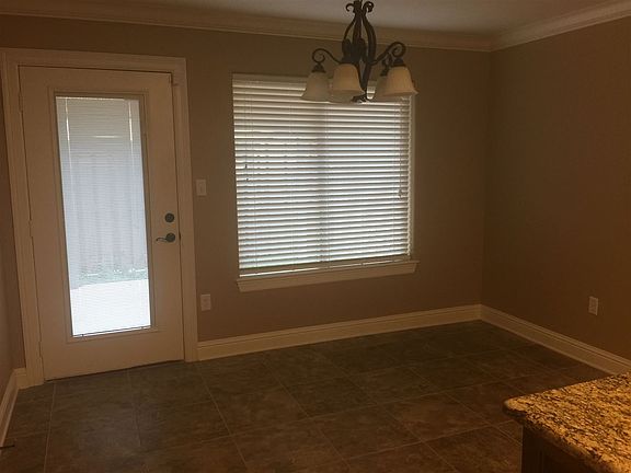 5th image of 1700 Yellowstone Dr