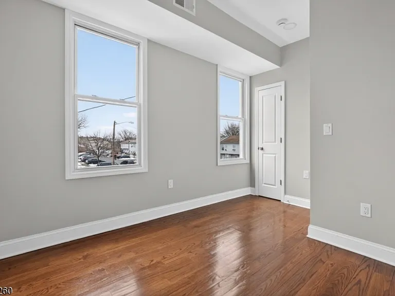 579 S 12th St #3 — Photo 6