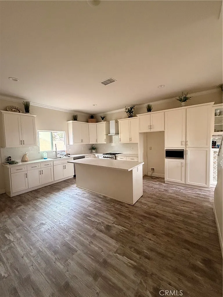 4 bed, 1806 sqft, $5,000 — Photo 3