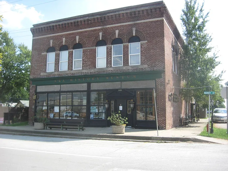 201 E Market St #1 — Photo 1