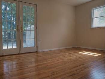 4th image of 178 Chamberlin St
