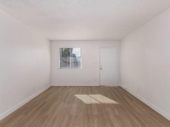 4th image of 2623 E Greenway Rd #Phoenix 85032