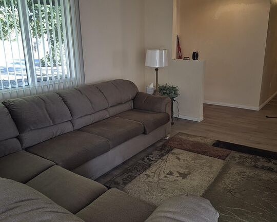 3rd image of 15198 Temecula Rd