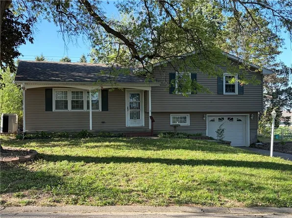 3318 Melody Ln, Saint Joseph, MO 64503