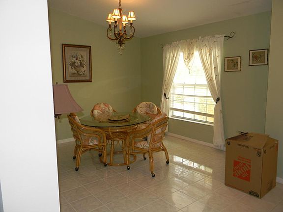 2nd image of 1221 SW Kapok Ave