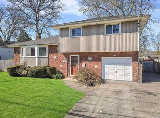 65 Belmont Ave, Plainview, NY 11803
