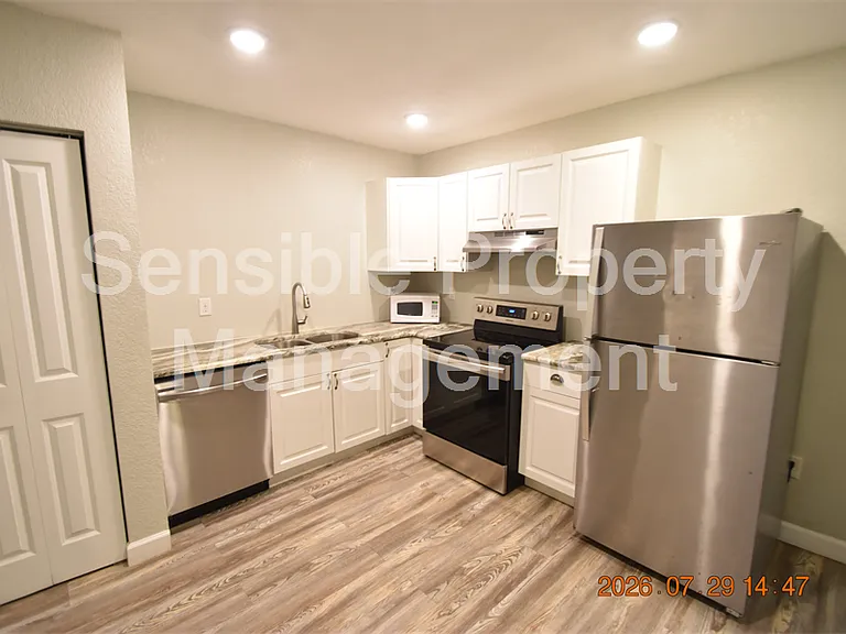 419 Stremma Rd #5 — Photo 5