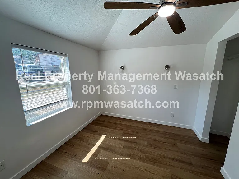 1388 Country Ln — Photo 42