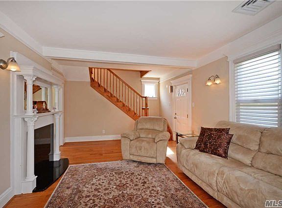 2nd image of 304 Vincent Ave
