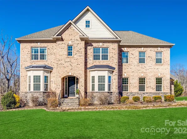 625 Highland Ridge Poin, Clover, SC 29710