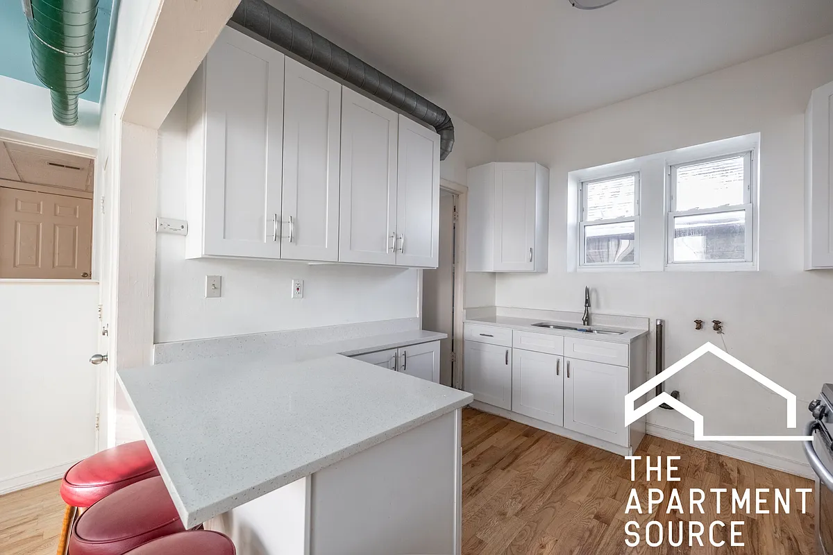 Building Photo - 3248 W 25th St #2