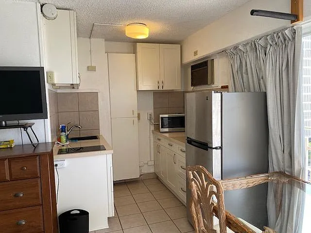 2450 Koa Ave — Photo 4