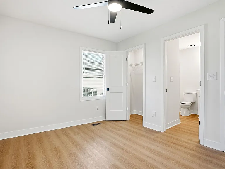 127 Perry St — Photo 21