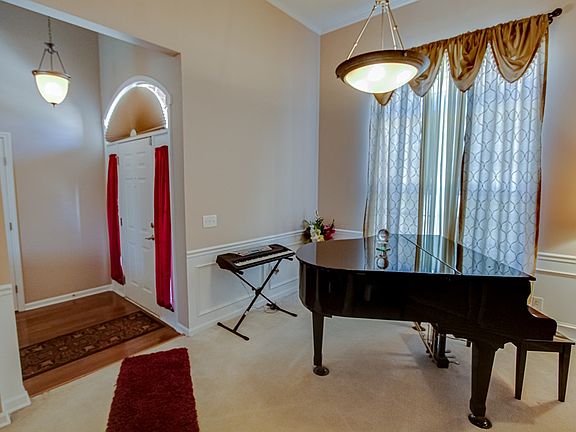 5th image of 400 Weyanoke Dr