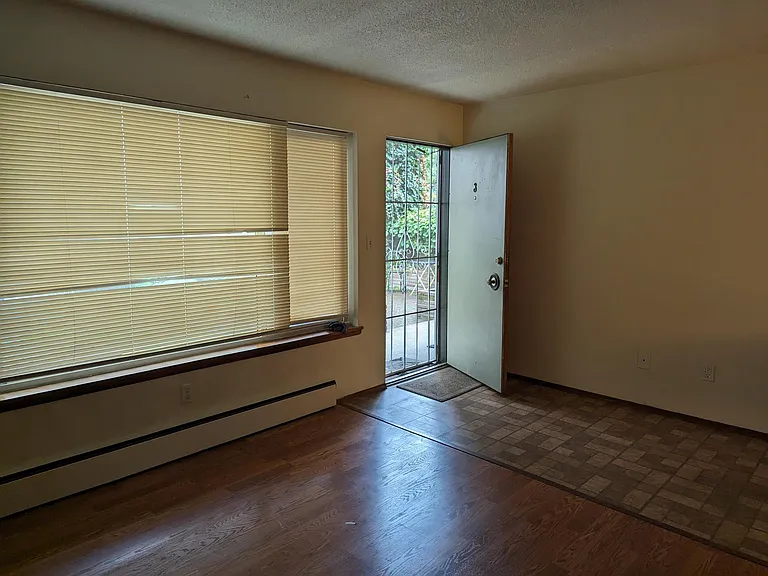 6033 California Ave SW #3 — Photo 3