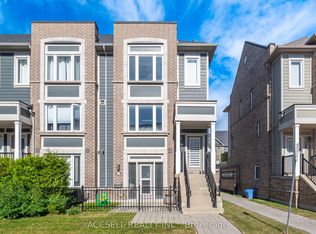 250 Sunny Meadow Blvd #218, Brampton, ON L6R 3Y7