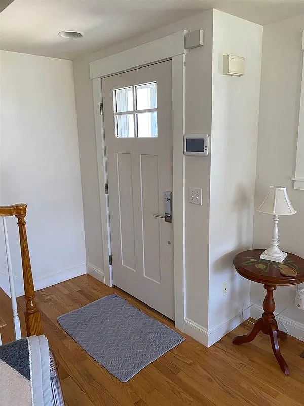 4 bed, 3.0 bath, 2175 sqft, $4,700 — Photo 2