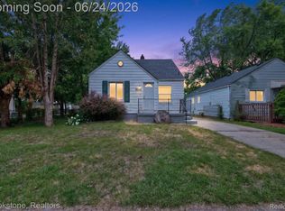 7203 Orchard Ave, Warren, MI 48091
