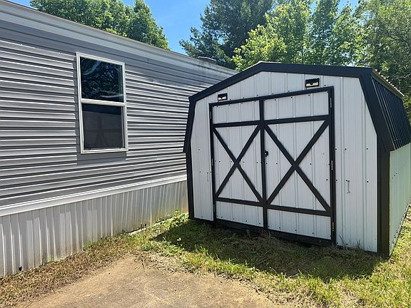 3rd image of 62 Delaware Dr