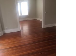 32 Pembroke St, Springfield, MA 01104