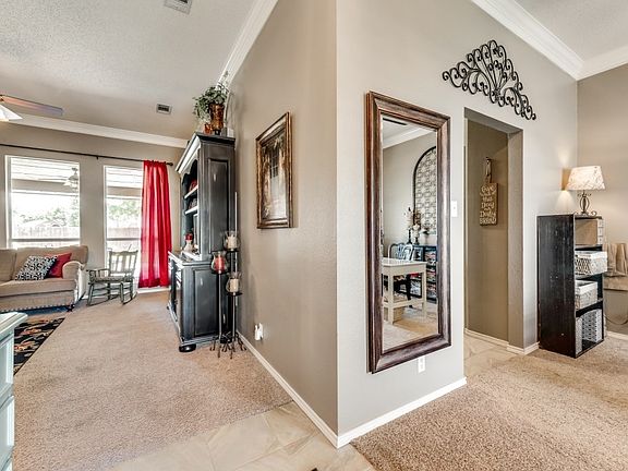 4th image of 5615 Highland Blvd