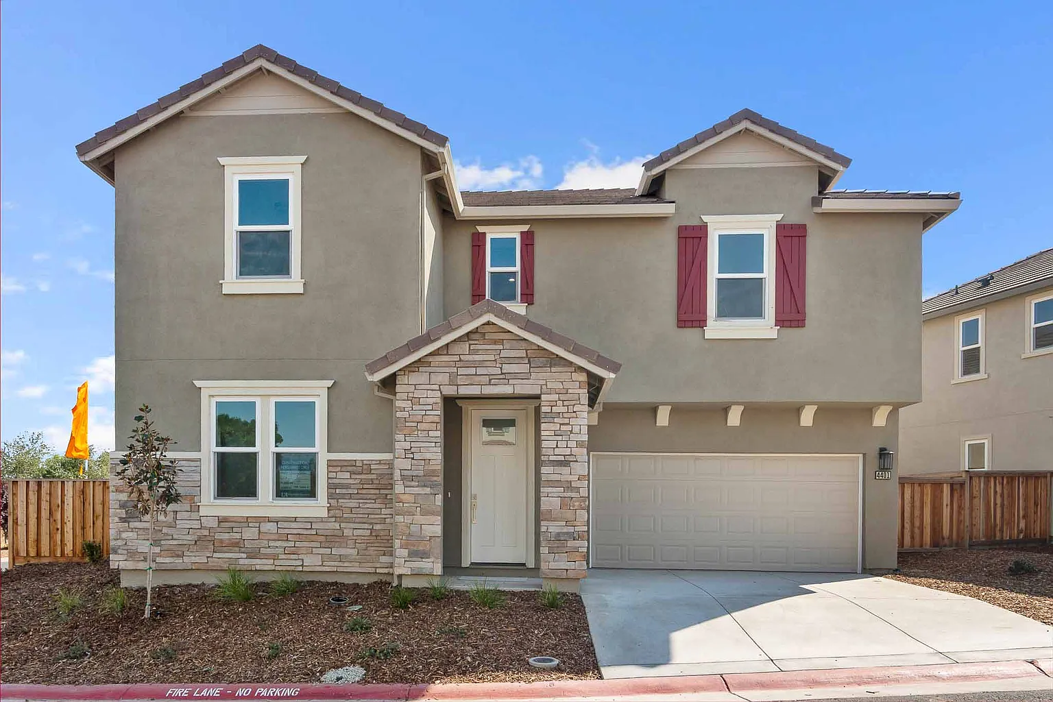 4401 Redstart Ln photo 1