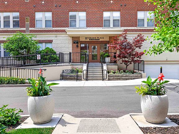 2nd image of 118 S Washington St #326A