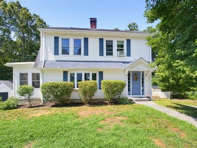 71 Circuit Rd, Dedham, MA, 02026