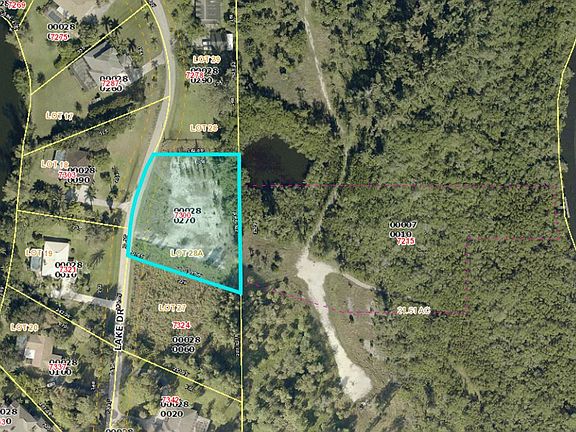 7300 Lake Dr on Pond