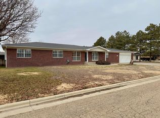 1004 Avenue Q, Sunray, TX 79086