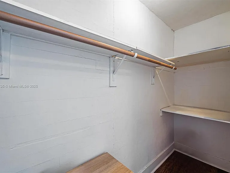 1428 SW 11th Ter — Photo 34