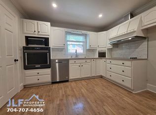 4426 Holbrook Dr, Charlotte, NC 28205