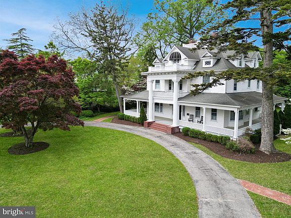 2nd image of 800 Camden Ave