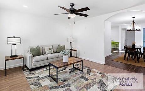 3rd image of 605 E Madison Ave