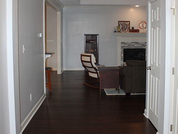 5th image of 1405 Aylesbury Dr