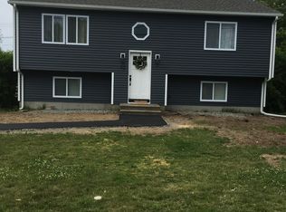 42 Drawbridge Dr, West Warwick, RI 02893