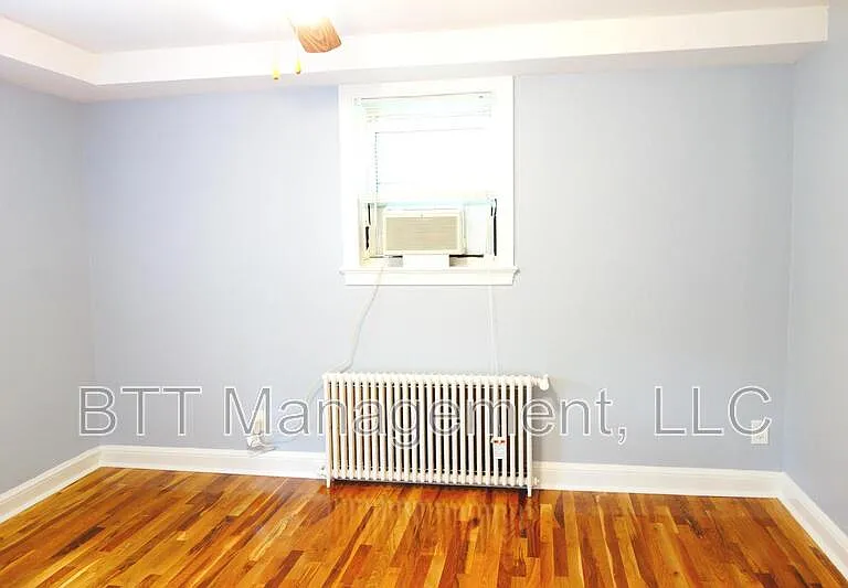 8210 Greenwood Ave #1 — Photo 32