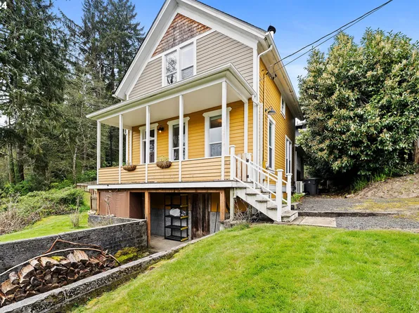 667 4th St, Astoria, OR 97103