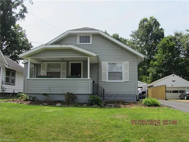 1534 Edgewood St NE photo 1