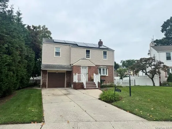132 Nassau Street, Elmont, NY 11003